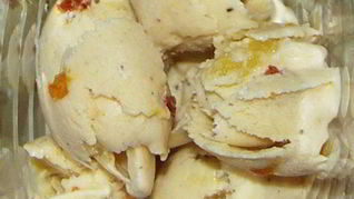 Медовое мороженое с кизилом и ананасом