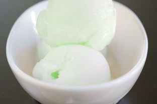 Мороженое из зеленого чая с жасмином