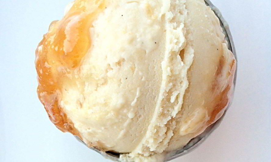 Рецепт мороженое с кешью-пастой, ванилью и яблочным вареньем