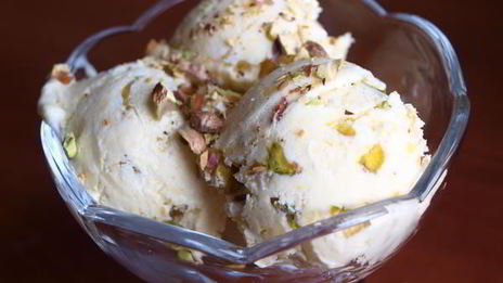 мороженое с манго и фисташками