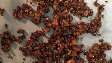 мороженое с шоколадным пралине в блинных рожках