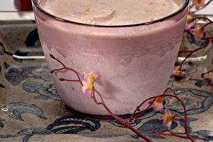 Рисовое мороженое с ягодным соусом