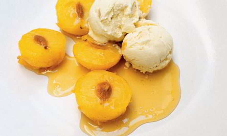 Рецепт сливы в меду и мороженое с медом, нугой и имбирем