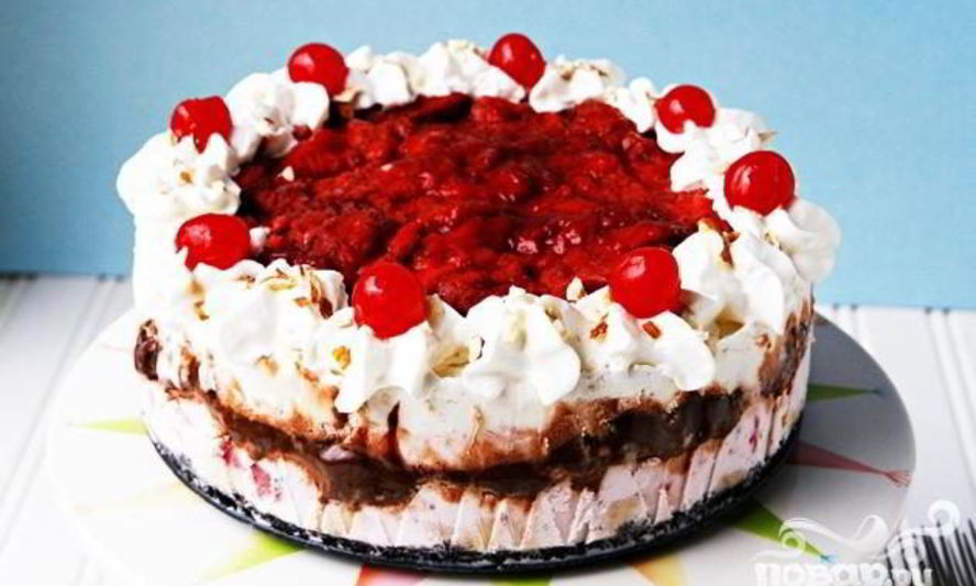 Рецепт торт-мороженое с клубникой и бананами