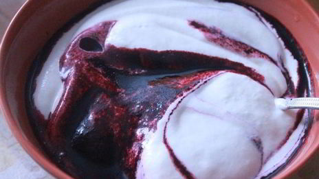 бисквитные стаканчики с черничным муссом