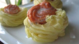 Картофельные корзинки с рыбным муссом