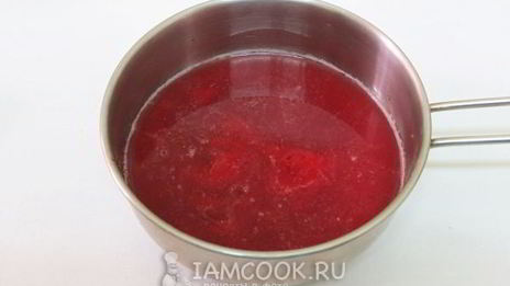 мусс из клубники с кокосовой стружкой