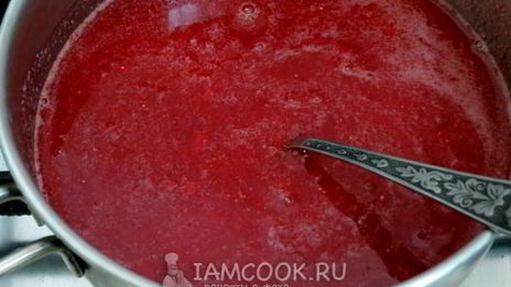 мусс из клубники с кокосовой стружкой