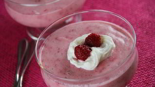 Мусс из малины и сгущенного молока