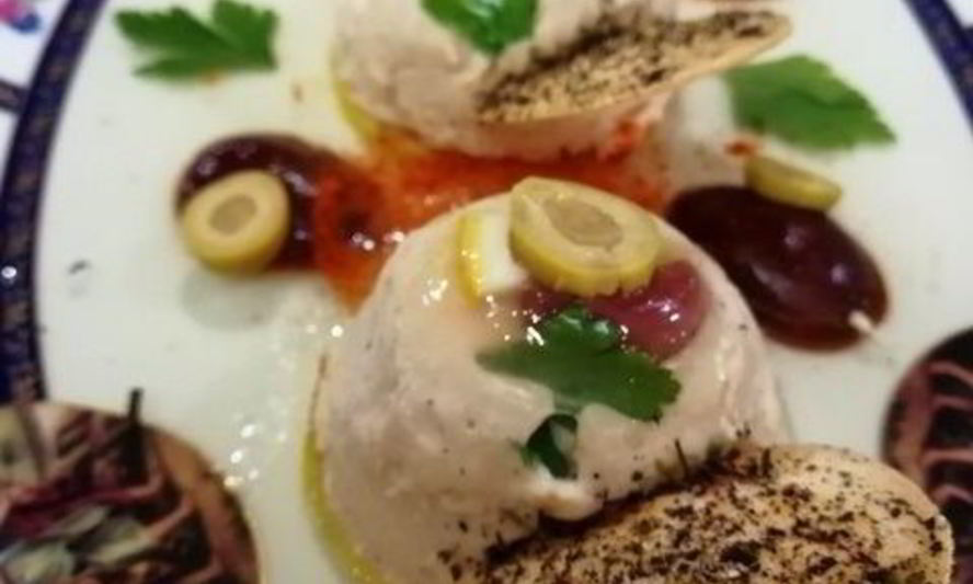 Рецепт мусс из тунца и рикотты с чипсами из тортильи