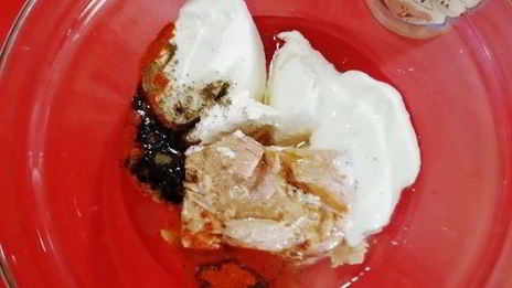 мусс из тунца и рикотты с чипсами из тортильи