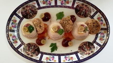 мусс из тунца и рикотты с чипсами из тортильи