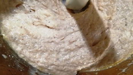 мусс из тунца и рикотты с чипсами из тортильи