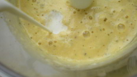 рыбный террин с креветочным муссом на подушечке из брокколи