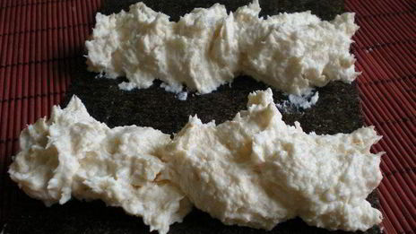 рыбный террин с креветочным муссом на подушечке из брокколи