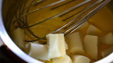 творожный торт-мусс с ягодами в белом шоколаде