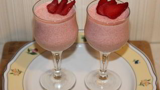 Воздушный клубничный мусс