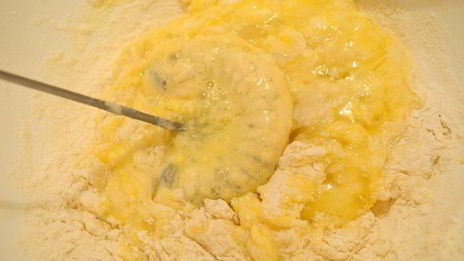 несладкий клафути с томатами черри и пармезаном