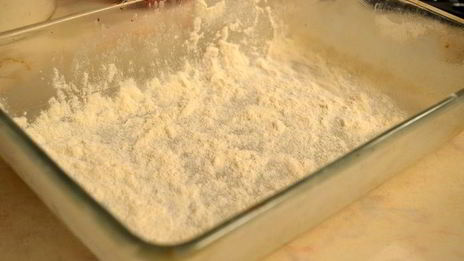 несладкий клафути с томатами черри и пармезаном