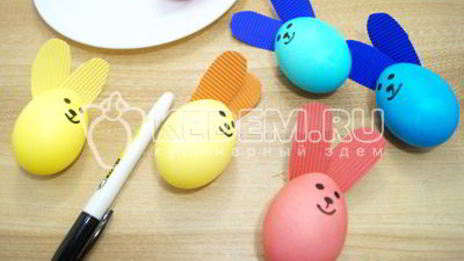 крашеные яйца пасхальные кролики