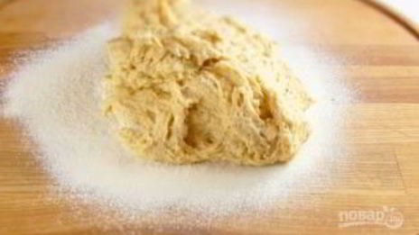 кулич пасхальный из сдобного дрожжевого теста