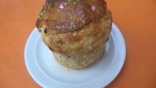 Кулич с изюмом и цукатами