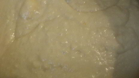 кулич с изюмом и цукатами