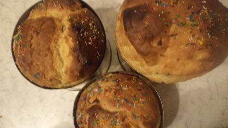 кулич с изюмом и цукатами