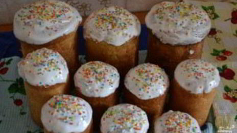 кулич с изюмом на пасху