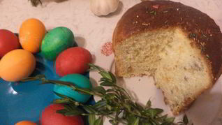 Кулич с цукатами, изюмом и орехами