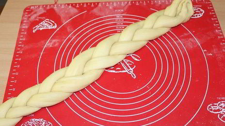 кулич с творожной начинкой