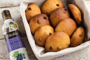 Пасхальные булочки с изюмом