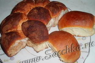 Пасхальные булочки с повидлом