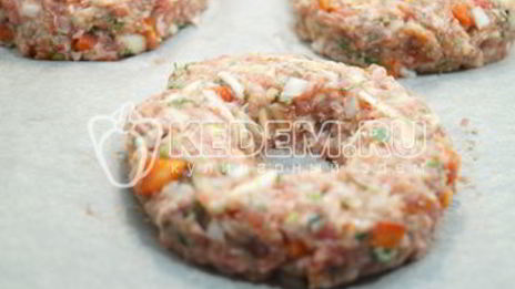 пасхальные мясные колечки с яйцом