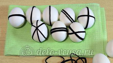 пасхальные яйца в полоску