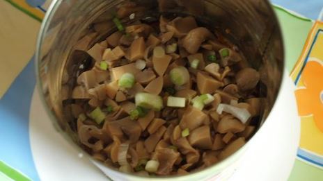 салатпасхальный кулич