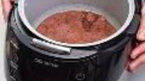 пудинг с финиками и грецкими орехами в мультиварке