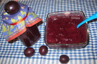 Слива в шоколаде