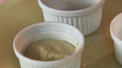 чайное суфле с облепиховым соусом