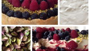 Лимонный торт-суфле с ягодным курдом