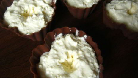 паровое творожное суфле с вишневым конфитюром