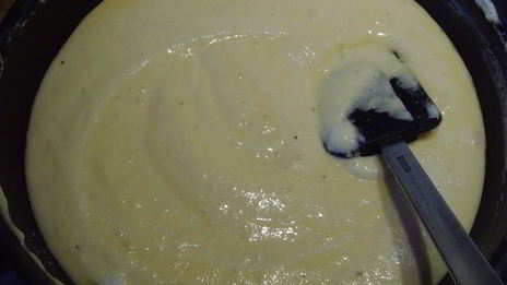 рулет-суфле с пармезаном и вялеными томатами