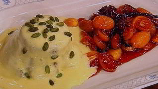 Шоколадное суфле под кофейным сабайоном с пряным кумкватом