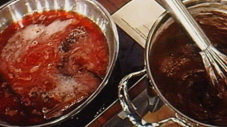 шоколадное суфле под кофейным сабайоном с пряным кумкватом