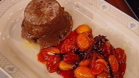 шоколадное суфле под кофейным сабайоном с пряным кумкватом