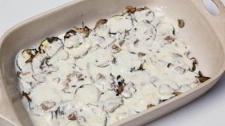 суфле из кабачков под грибным соусом