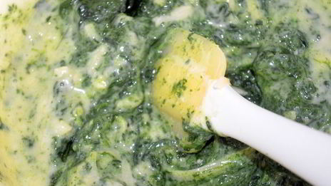 суфле со шпинатом и пармезаном