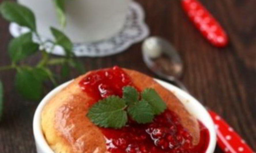 Рецепт сырное новогоднее суфле с малиной