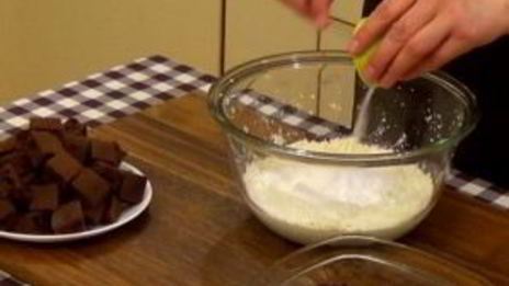 торт-суфле с творогом и вишнями