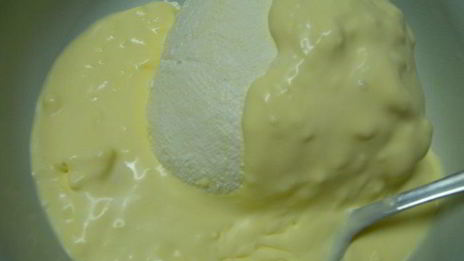 творожное суфле с белым шоколадом и клубникой